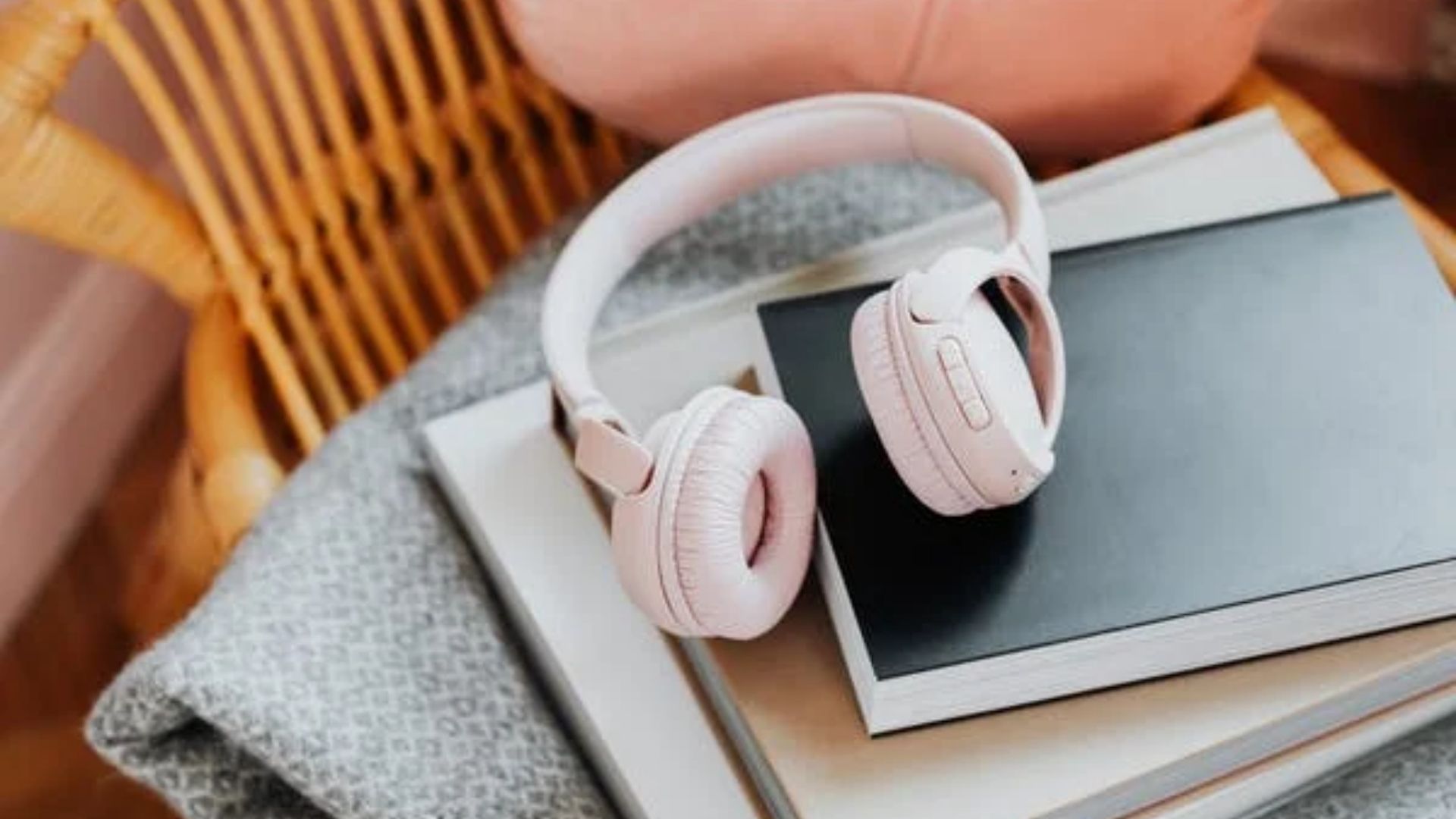 17 Best Fiction and Non-Fiction Audiobooks of 2021