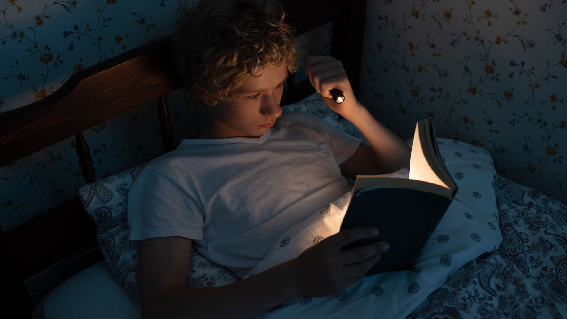 10 Amazing Novels to Read at Midnight